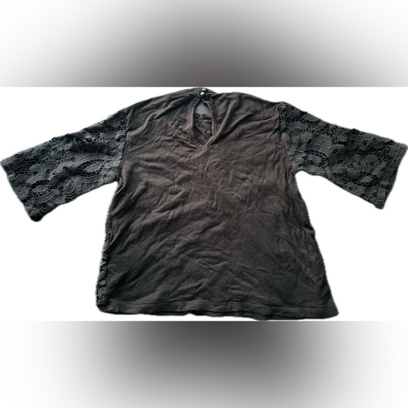 Art Class Floral Black Top - Picture 2 of 4